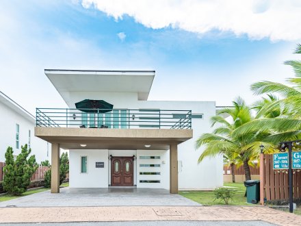 VIP Villa (Elizabeth)